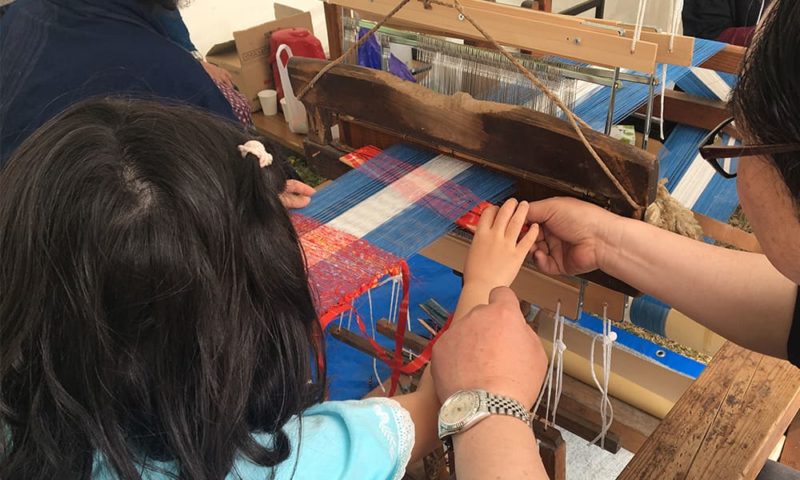 佐久バルーンフェスティバルでのぼろ織り体験