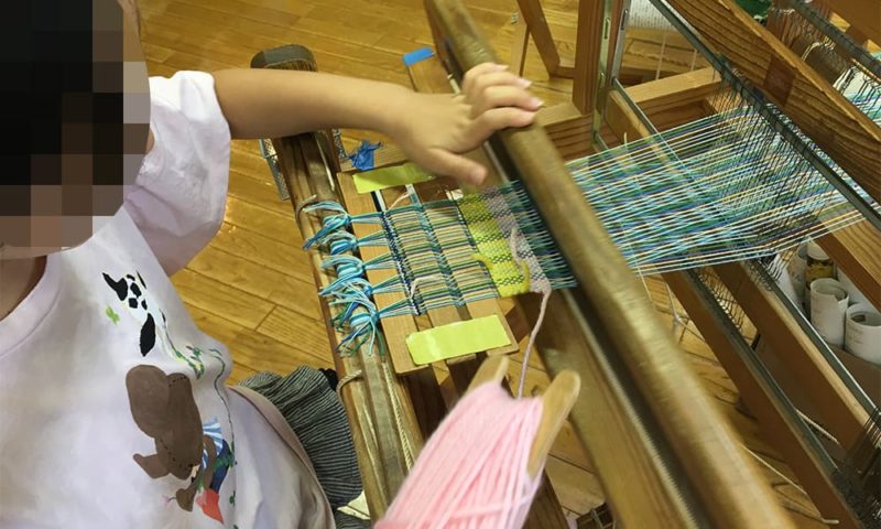 はたおりトントン体験中2