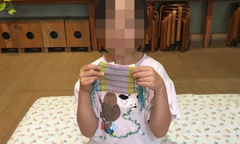 完成品と一緒に笑顔でパシャり